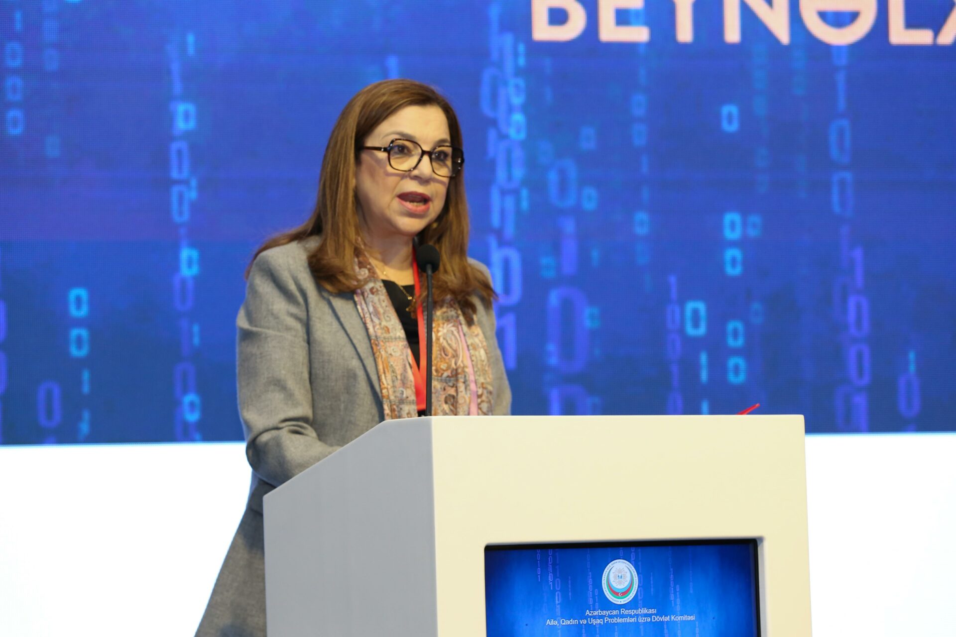 Mme Naima Ibn Yahia représente le Maroc à la Conférence internationale de Bakou sur la protection des enfants dans l’environnement numérique